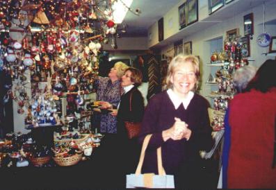 Holiday Exhibit, Opening night